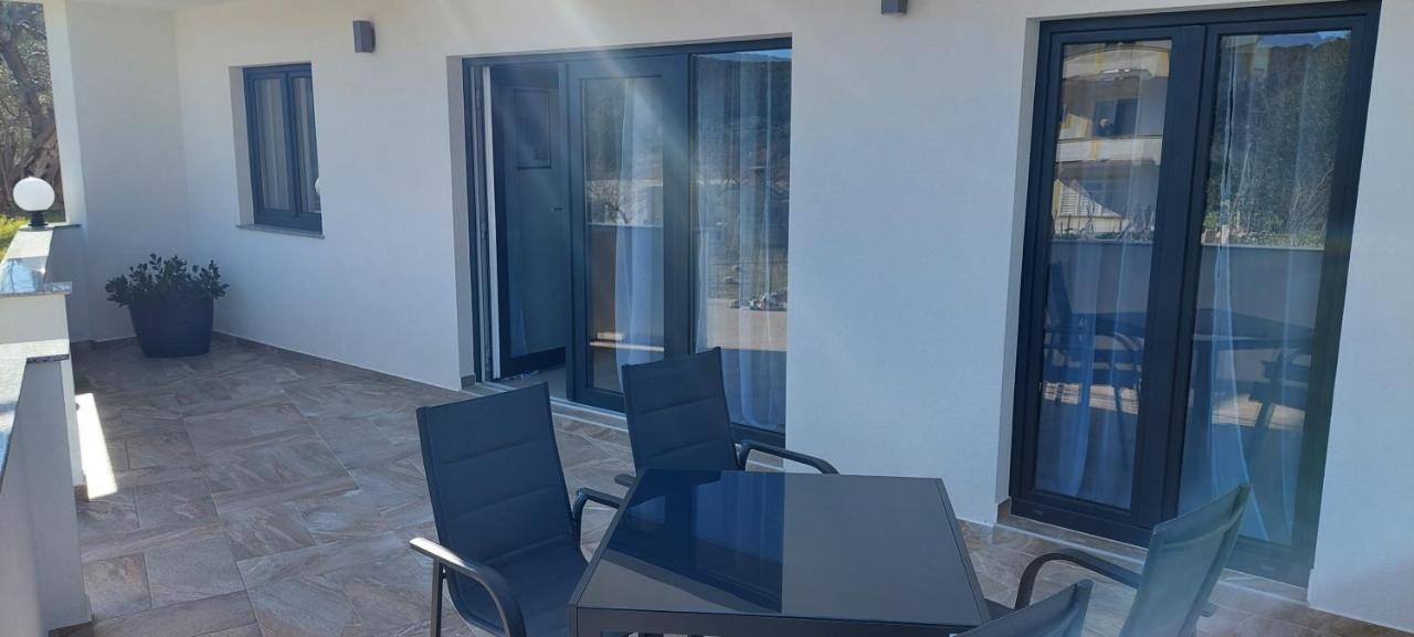 Holiday Apartments Cecilija Supetarska Draga Exterior photo